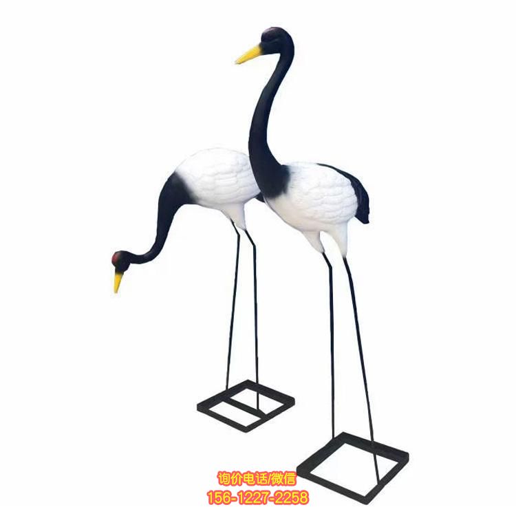仿真仙鶴雕塑，優(yōu)雅點(diǎn)綴園林景觀