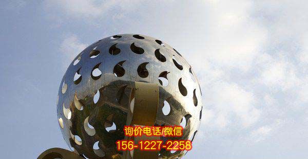 抽象鏤空雕塑，裝點城市街道