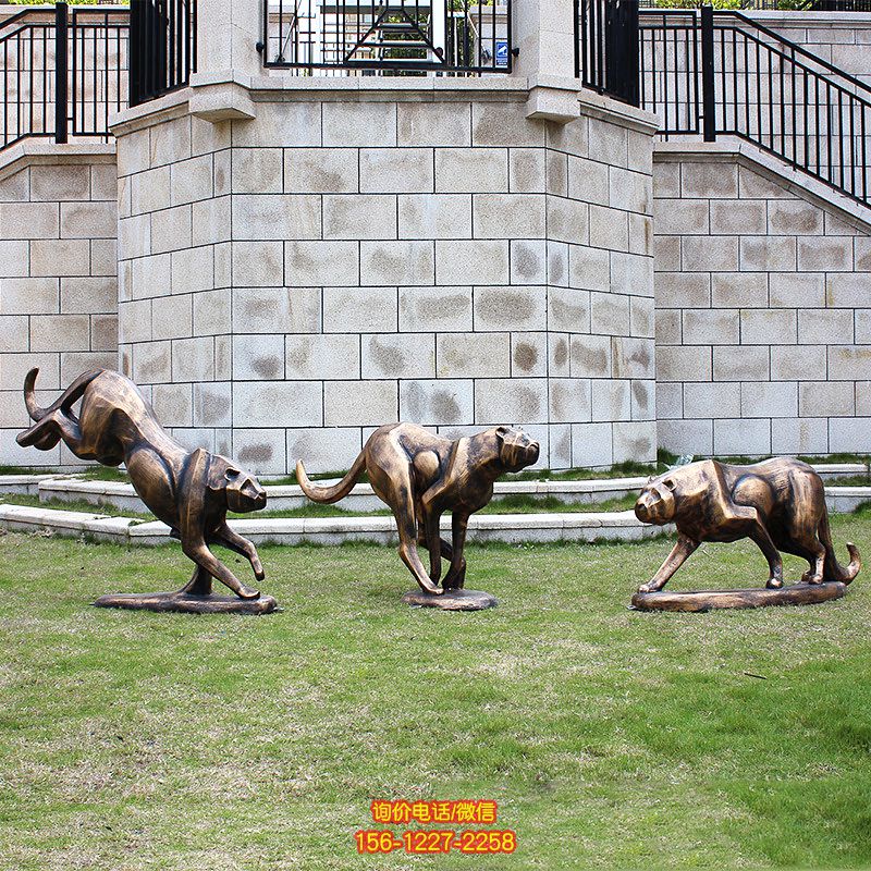 公園仿銅創意，鑄造、噴漆金錢豹雕塑