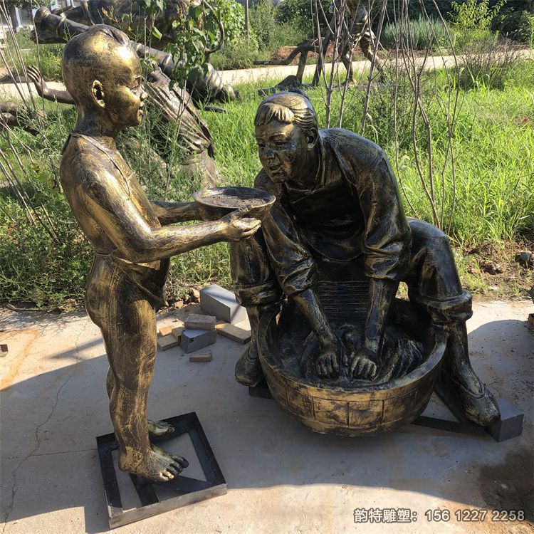 玻璃鋼洗衣服人物雕塑，農村民俗人物雕塑定制